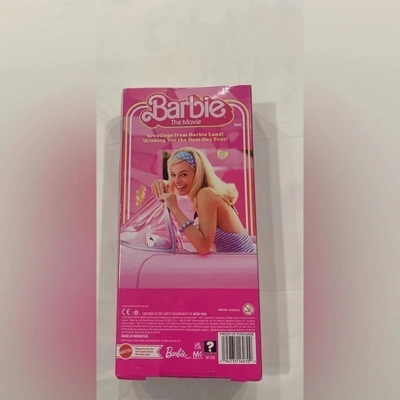 Barbie The Movie Collectible Doll, Margot Robbie as Barbie in Pink Gingh… - Picture 4 of 7
